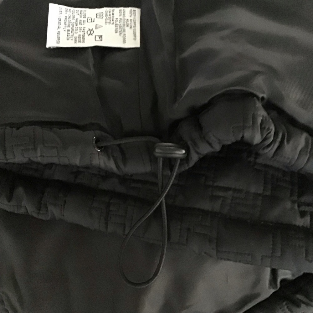 Vintage Tommy Hilfiger Quilted Vest Jacket MEDIUM Black Nylon Sleeveless TH Logo - Picture 16 of 16